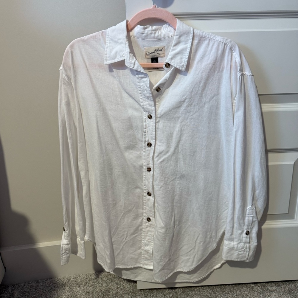 SOFT White Buttondown